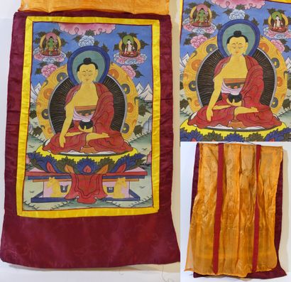 null Tangka à suspendre peint sur toile de coton représentant Bouddha assis en méditation...