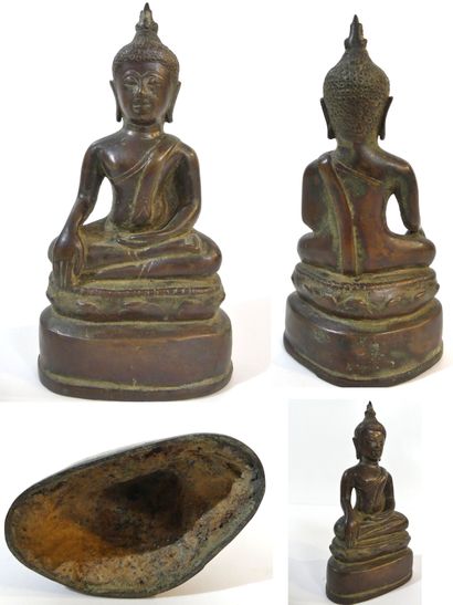 null Bouddha en bronze à forte teneur en cuivre assis dans la position de la prise...