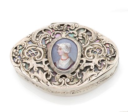 null Silver pill box, oval shape, with embossed decoration of foliage, the lid openwork...