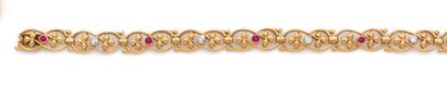 Yellow gold BRACELET, the links with trefoil...