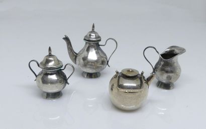 null Service THE and CAFE miniature in plain silver, four pieces. Weight 64 g