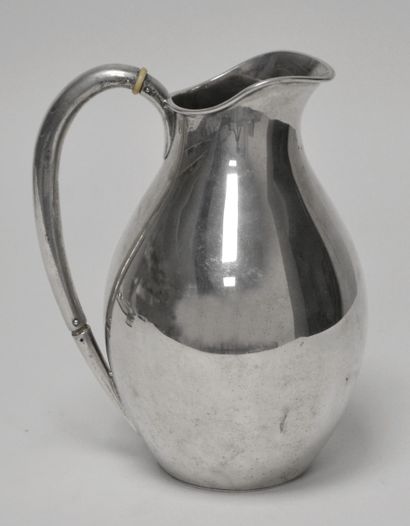 null WATER POT in silver with flat bottom, of form ball, isoloir in ivory. Danish...