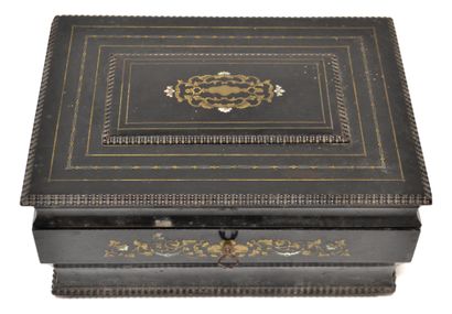 null Beautiful musical sewing box for lady, in blackened wood veneer and marquetry...