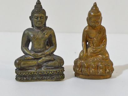 null Ensemble de 2 amulettes Phra Kling en bronze représentant Bouddha - Ce type...