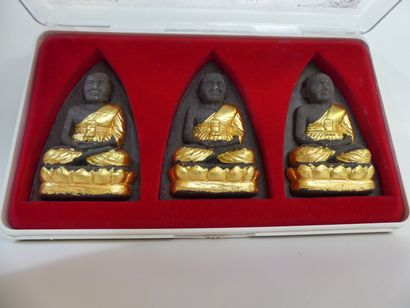 null Rare ensemble de 3 plaquettes votives réalisées à partir d'offrandes (anciennes...