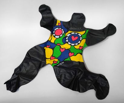  Niki de SAINT-PHALLE (1930-2001) Nana gonflable en couleurs, 1996. Plastique imprimé.... Gazette Drouot