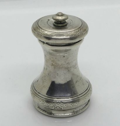 null PEPPER MILL in silver 950 mils with guilloche frieze decoration. Gross weight...