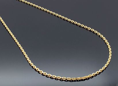 Beautiful and heavy chain in yellow gold...