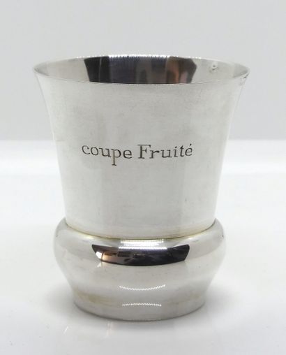 null CUP in plain silver, the swollen base, engraved "Coupe Fruitée". MO BANCELIN....