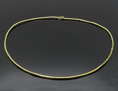  NECKLACE in yellow gold bamboo mesh. Weight...
