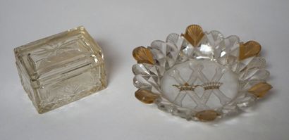 null Assiette Montpellier XVIIIe, vide poche cristal gravé de couronne et petite...