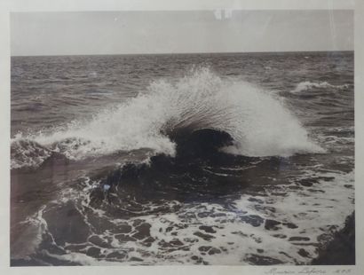 null Maurice LEFEVRE. La vague. Photogravure. 40 x 50 cm. Etiquette au dos du meilleur...