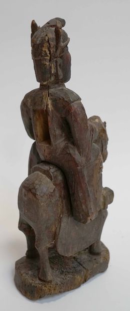 null CHINE, fin XIXe. CAVALIER en bois. (Petits manques). H. 44 cm.