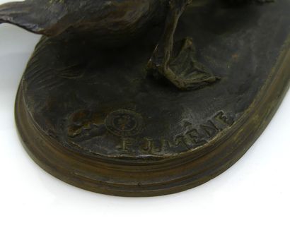 null Pierre Jules MENE (1810-1879) Cane et ses canetons. Epreuve en bronze à patine...