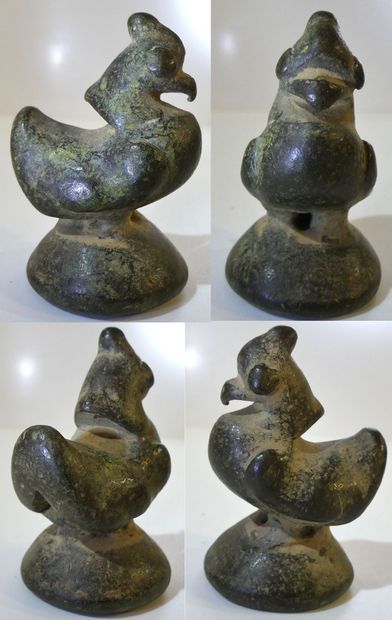null Important poids à opium en bronze en forme d'oiseau mythique Hamsa - Provenance...