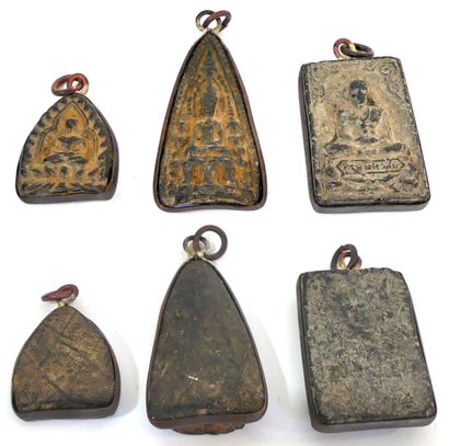  Lot de 3 amulettes en terre cuite à suspendre cerclées de cuivre - Thaïlande - Courant...