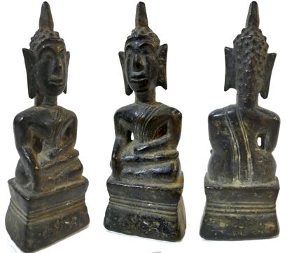Intéressant et rare Bouddha votif en bronze...