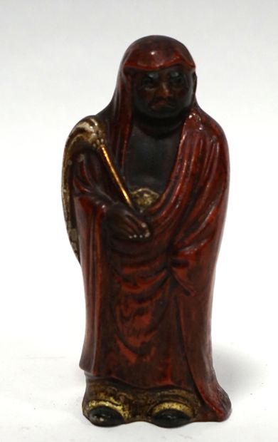 null CHINE. Divinité en grès. H. 16 cm.