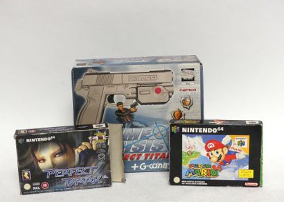 null NINTENDO 64. Jeux Perfect Dark et Super Mario 64. On y joint un pistolet NAMCO...