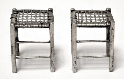 null Pair of miniature TABOURETS in silver, the seat caned. German work. H. 4,4 cm....
