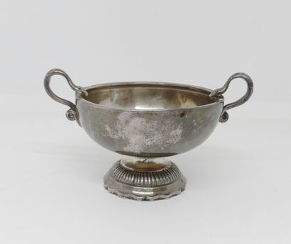 null Silver wedding CUP on a pedestal, the handles snake. Minerve hallmark. Weight...
