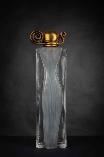  Serge MANSAU pour Givenchy Flacon sculpture crée pour le parfum Organza figurant...