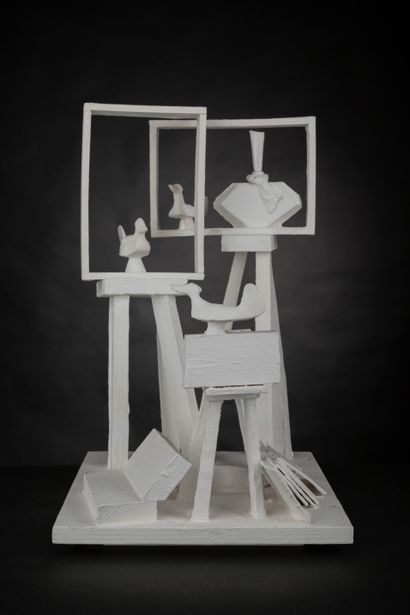  Serge MANSAU pour Charles Jourdan. Sculpture en bois et verre laqués figurant un...