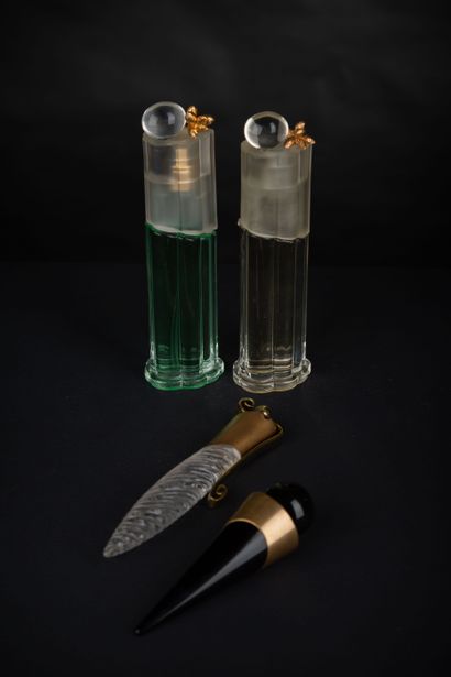 null Serge MANSAU. Deux flacons prototypes en forme de colonnes antiques, capsules...
