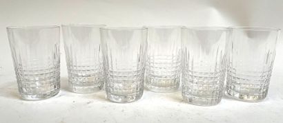 null BACCARAT. Six verres à vin gobelet en cristal moulé, modèle "Nancy". Signés....