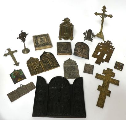 null Lot d'OBJETS de dévotion dont croix orthodoxe, icône, crucifix, bas-reliefs
