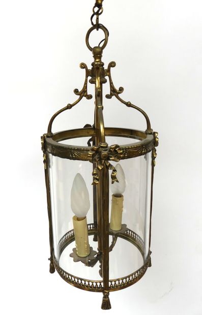 null LANTERNE en verre et bronze doré de style Louis XVI. H. 61 cm