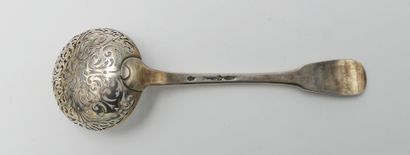 null SPOON FOR SAUPOUDRER in silver, the spoon is pierced. XVIIIth century. Weight...