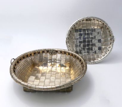 null LEITAO Lisbon. TWO important braided silver COUPES, ˆ two small handles, and...