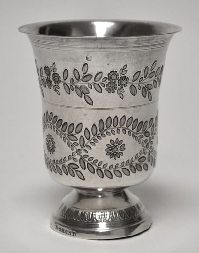 null TIMBALE tulip in silver ˆ decor estampe of garlands of foliage intertwined,...