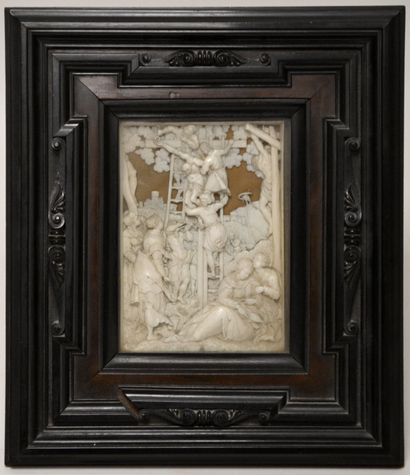 null Pays-Bas, premier quart du XVIIe siècle. Plaque en ivoire sculpté et ajouré...