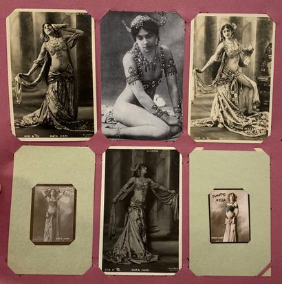 null Mata Hari : lot de cartes postales anciennes sur Mata Hari représentée dans...