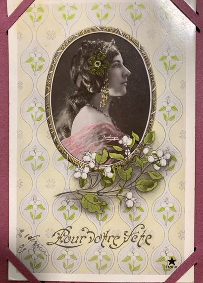 null Mata Hari : lot de cartes postales anciennes sur Mata Hari représentée dans...