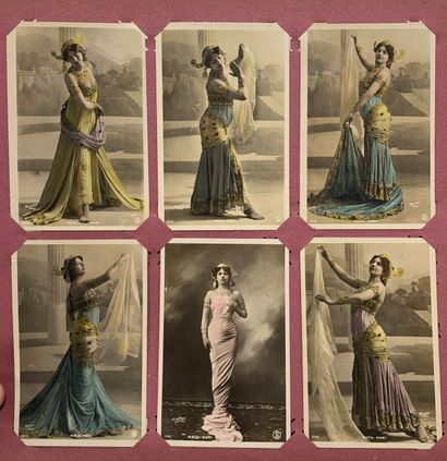 null Mata Hari : lot de cartes postales anciennes sur Mata Hari représentée dans...