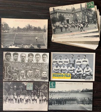 Football : Lot de cartes postales anciennes...
