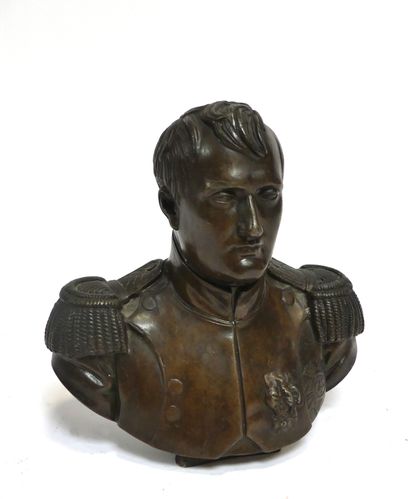 null Antonio CANOVA (1757-1822) (d’après). Buste de Napoléon 1er en uniforme des...