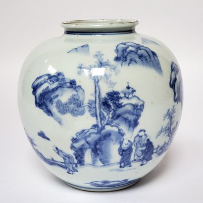 null CHINA Beautiful porcelain ball VASE with blue and white decoration of littering...