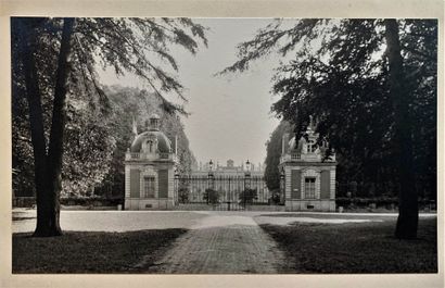 null Château de Ferrière en Brie. Silver photographic print pasted on cardboard,...