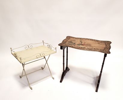 null Petite table pliante en tôle laquée blanche et et table en bois de placage,...