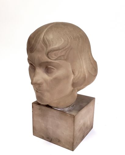 null School around 1930. Head of young woman. Limestone. 36 x 22 x 20 cm (Slight...