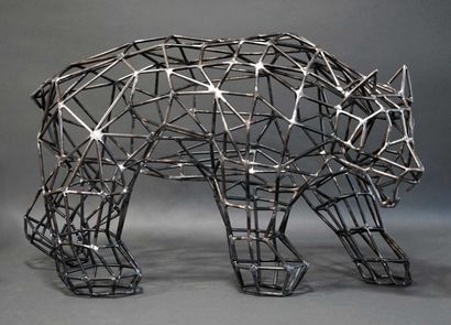 null ZASA, XX, XXI. Bear. Sculpture in welded metal rods, signed and numbered 1/7....