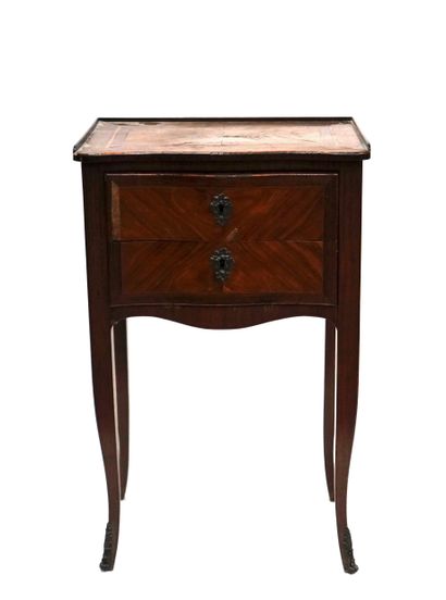 null Veneer chest of drawers opening with two drawers. Louis XV period. 76 x 47 x...
