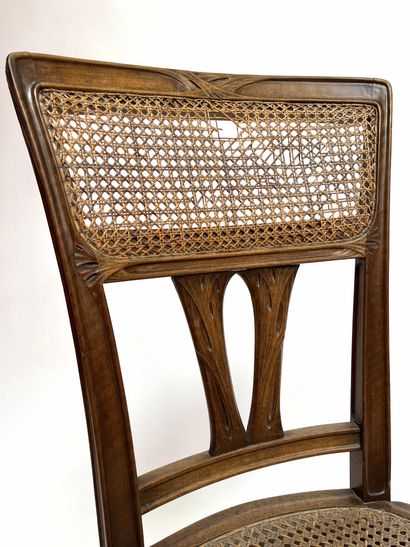 null Leon & Maurice JALLOT (1867-1974 & 1900-1971). CHAIR in natural wood, the back...