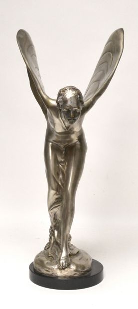 null SUJET en bronze argenté inspiré de la mascotte Rolls Royce SPIRIT of EXTASY....