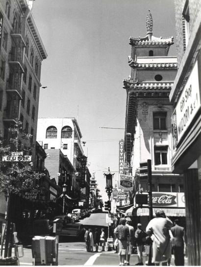 null États-Unis / San Francisco. Quartiers : Quartier Chinois, Rue avec Tramway,...