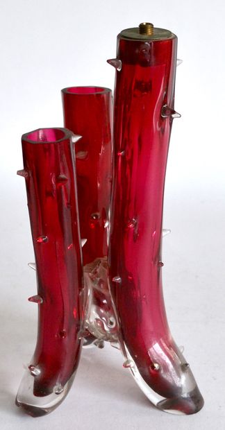 null Original PIED de LAMPE en verre rouge, tripode à décor de cactus. H. 30 cm....